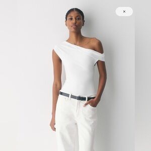 Aritzia Casual Contour Ravish Top Medium